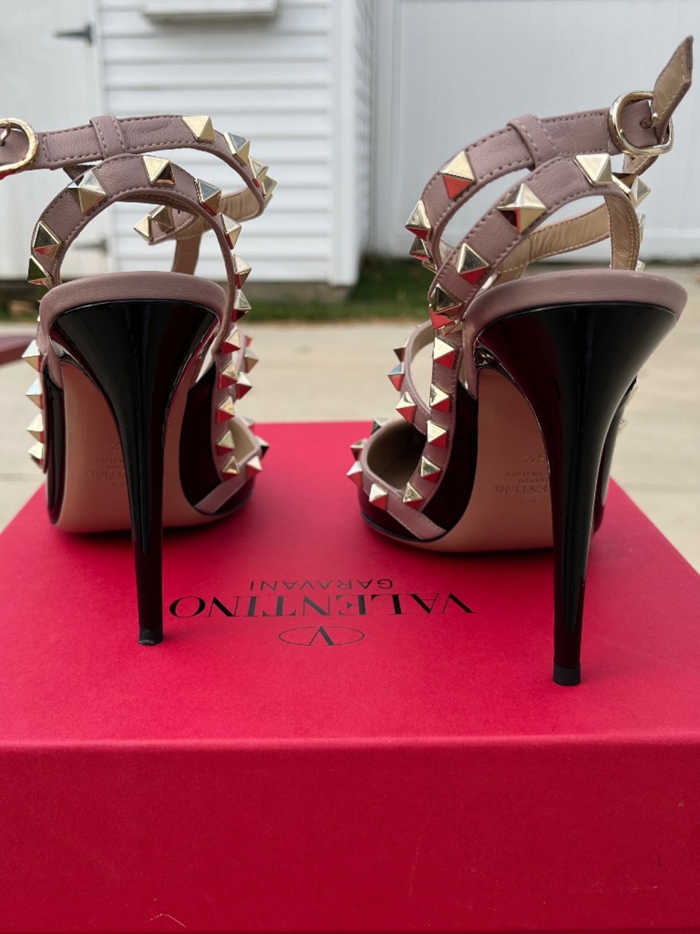 Valentino Garavani Patent Rockstud Caged Pumps 100 MM Black/Poudre- Authentic - Picture 5 of 14